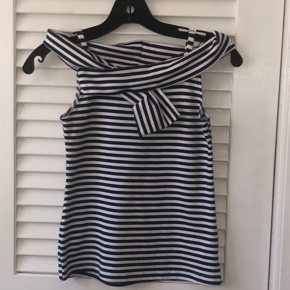 Little girl top size 10